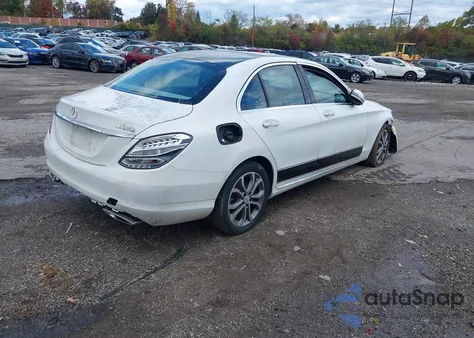 2017 Mercedes-Benz C 300 4Matic из США, поврежденный, VIN 55SWF4KB3HU184926